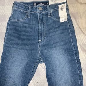 Brand new Hollister jeans with tag for woman’s